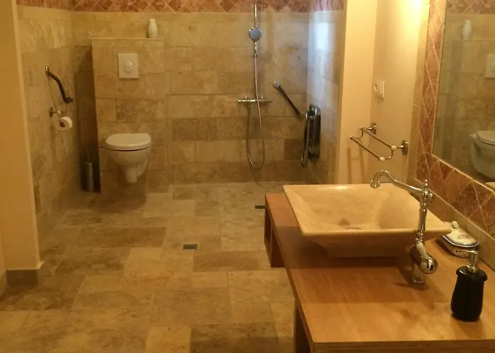 Chateau D'issus, Near Toulouse, France Villa