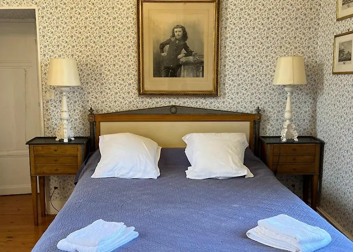 Villa Chateau D'issus, Near Toulouse, France *