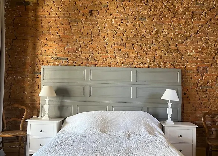 Chateau D'issus, Near Toulouse, France Villa Issus