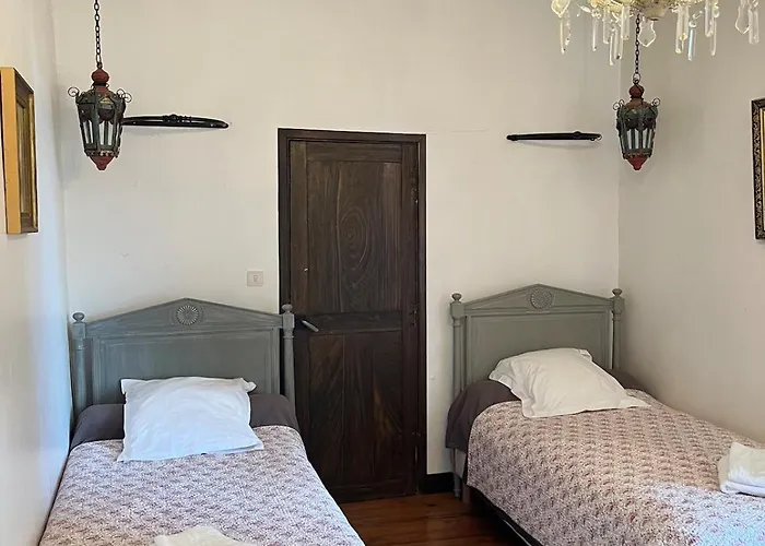 Chateau D'issus, Near Toulouse, France Villa *