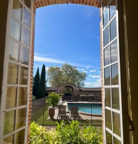 Chateau D'issus, Near Toulouse, France Villa *