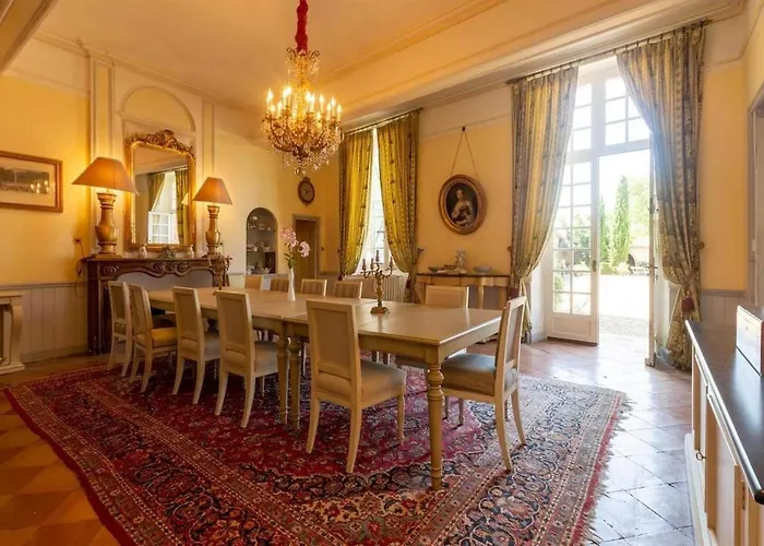 Villa Chateau D'issus, Near Toulouse, France