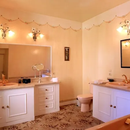 Château D'issus, Near Toulouse, France Villa Issus