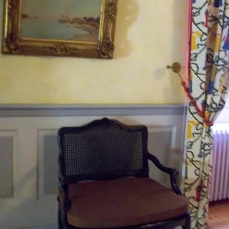 Château D'issus, Near Toulouse, France * Issus