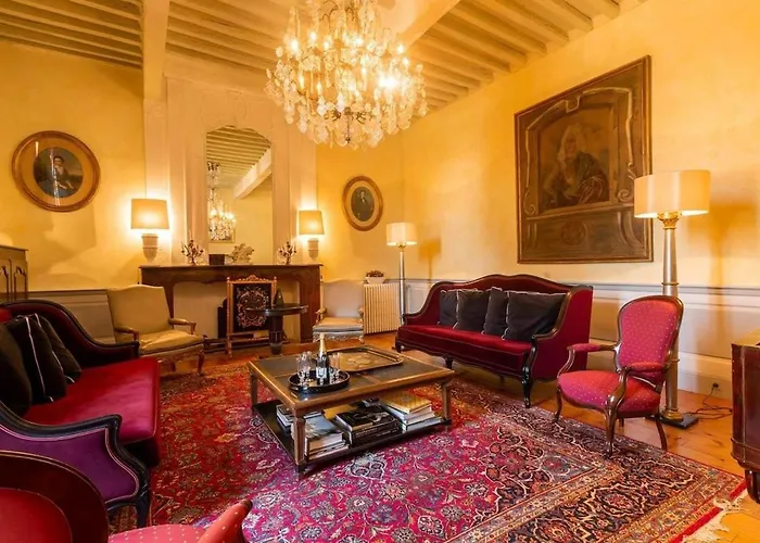 Chateau D'issus, Near Toulouse, France ヴィラ *