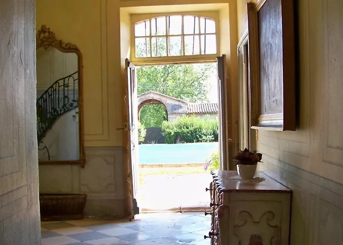 Chateau D'issus, Near Toulouse, France ヴィラ Issus