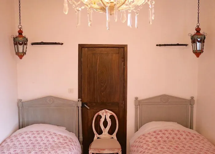 Chateau D'issus, Near Toulouse, France ヴィラ