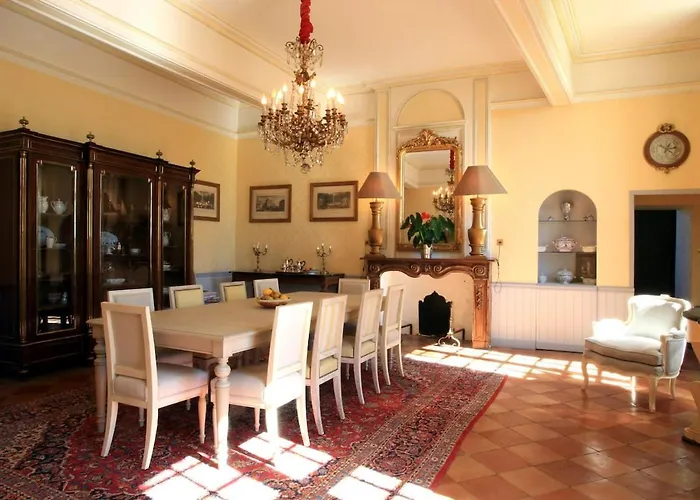 Chateau D'issus, Near Toulouse, France ヴィラ Issus