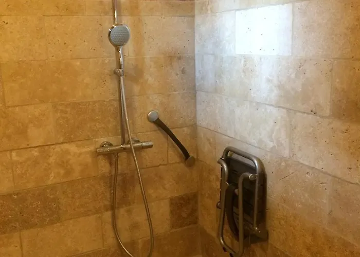 Chateau D'issus, Near Toulouse, France ヴィラ *