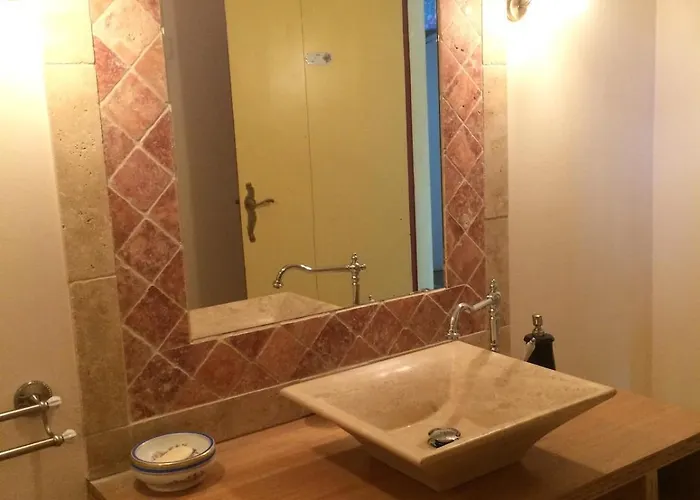 Chateau D'issus, Near Toulouse, France ヴィラ *